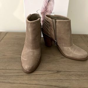 Jessica Simpson. Nubuck Leather.